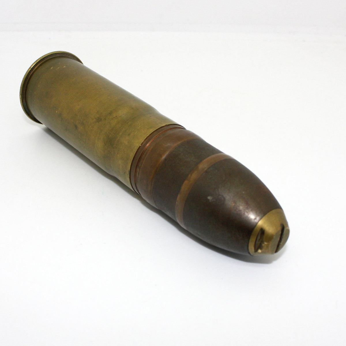 37 mm. artilleripatron, dekomisjonert